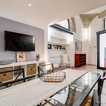 Spacious Loft In The Heart Of