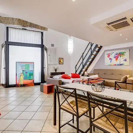 Spacious Loft In The Heart Of ローマ